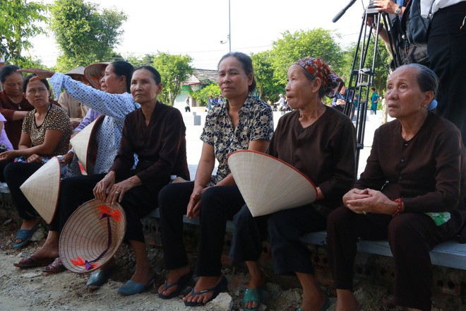 Quốc tang Chủ tịch nước Trần Đại Quang: Hình ảnh lễ viếng tại quê nhà - Ảnh 15.