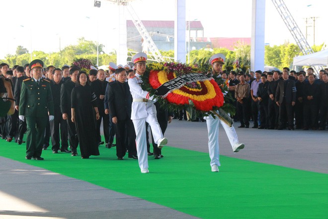 Quốc tang Chủ tịch nước Trần Đại Quang: Hình ảnh lễ viếng tại quê nhà- Ảnh 4.