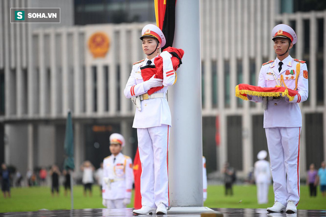 Khắp nơi treo cờ rủ Quốc tang Chủ tịch nước Trần Đại Quang - Ảnh 10.