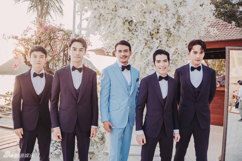 Đ&aacute;m cưới l&atilde;ng mạn v&agrave; ngọt ng&agrave;o của so&aacute;i ca Hoan Lạc Tụng với bạn g&aacute;i sau nhiều năm chung sống - Ảnh 5.