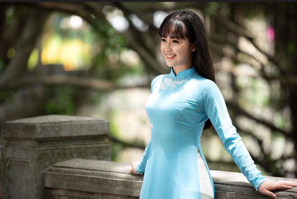 Tiểu mỹ nhân từng được siêu mẫu Thúy Hạnh tiên đoán sẽ trở thành Hoa hậu càng ngày càng xinh đẹp rạng rỡ - Ảnh 3. Tiểu mỹ nhân từng được siêu mẫu Thúy Hạnh tiên đoán sẽ trở thành Hoa hậu càng ngày càng xinh đẹp rạng rỡ - Ảnh 3.