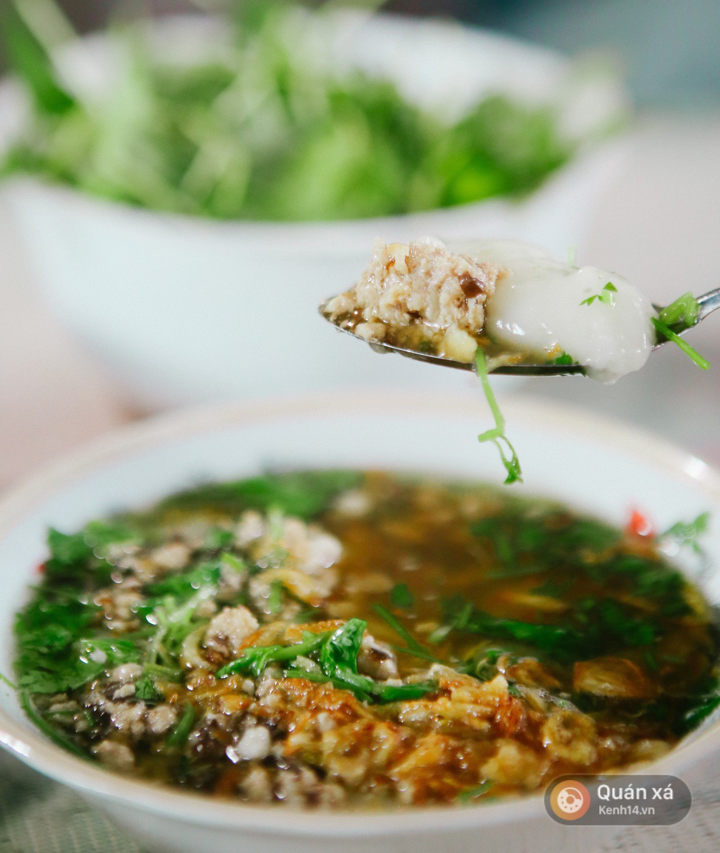 Xin thề, thời tiết thế này mà không đưa nhau đi ăn bánh đúc nóng thì lãng phí cực kỳ luôn - Ảnh 2. Xin thề, thời tiết thế này mà không đưa nhau đi ăn bánh đúc nóng thì lãng phí cực kỳ luôn - Ảnh 2.