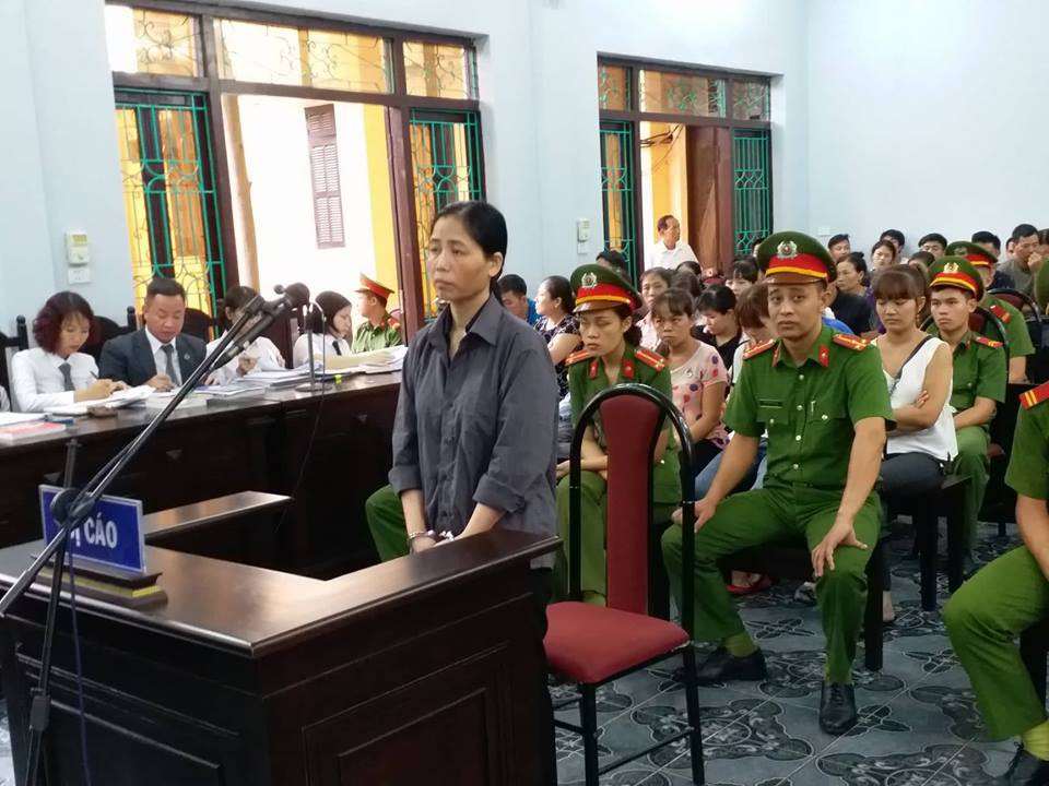 Trả hồ sơ vụ Y sĩ làm lây nhiễm bệnh sùi mào gà cho 103 cháu nhỏ ở Hưng Yên - Ảnh 2. Trả hồ sơ vụ Y sĩ làm lây nhiễm bệnh sùi mào gà cho 103 cháu nhỏ ở Hưng Yên - Ảnh 2.