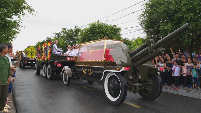 Chủ tịch nước Trần Đại Quang trở về đất mẹ - Ảnh 35.