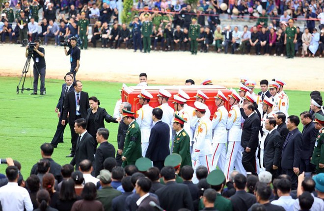 Chủ tịch nước Trần Đại Quang trở về đất mẹ - Ảnh 47.