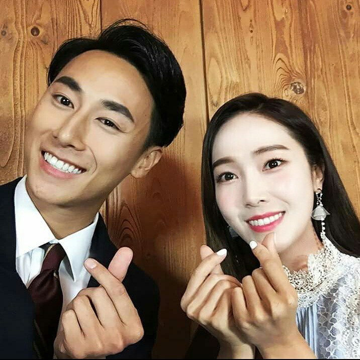 Jessica đẹp nhưng khổ vì phấn son khi nhiều lần tự dìm mình vì đánh nền trắng quá lố 1 Đẹp nhưng khổ vì phấn son, Jessica nhiều lần tự dìm mình vì đánh nền trắng quá lố - Ảnh 1.