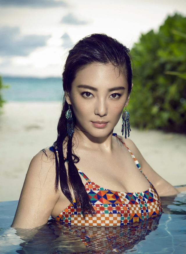 Song Hye Kyo Trung Quốc: Nhan sắc trời ban cùng body nóng bỏng không cứu được 2 cuộc hôn nhân ê chề - Ảnh 2.