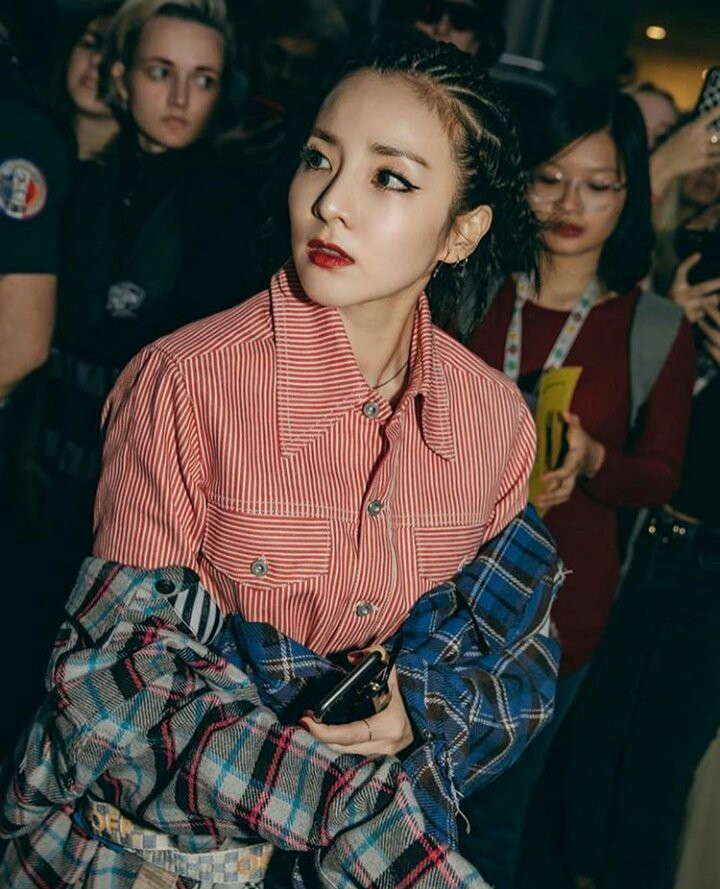 Sandara Park dự liên tục 5 show: Khi thì kín bưng như "mẹ mìn", lúc lại đọ sắc không khoan nhượng với Mai Davika 13 Sandara Park bay liên tục 5 show: Khi thì kín bưng như mẹ mìn, lúc lại đọ sắc không khoan nhượng với Mai Davika - Ảnh 11.