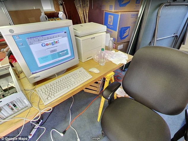 Google mừng sinh nhật 20 tuổi bằng tour tham quan ảo, h&eacute; lộ văn ph&ograve;ng xập xệ đầu ti&ecirc;n chỉ 3 người l&agrave;m việc - Ảnh 4.