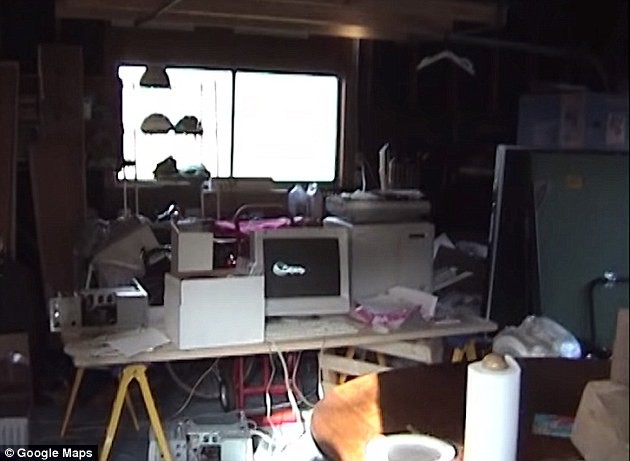 Google mừng sinh nhật 20 tuổi bằng tour tham quan ảo, h&eacute; lộ văn ph&ograve;ng xập xệ đầu ti&ecirc;n chỉ 3 người l&agrave;m việc - Ảnh 9.