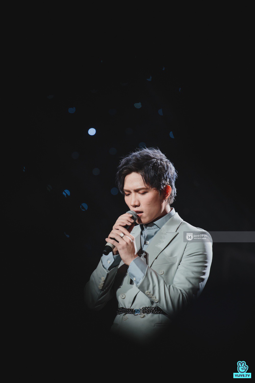 Khoảnh khắc đẹp của dàn sao Việt-Hàn trong show diễn đêm qua khiến khán giả bùng nổ - Ảnh 4.