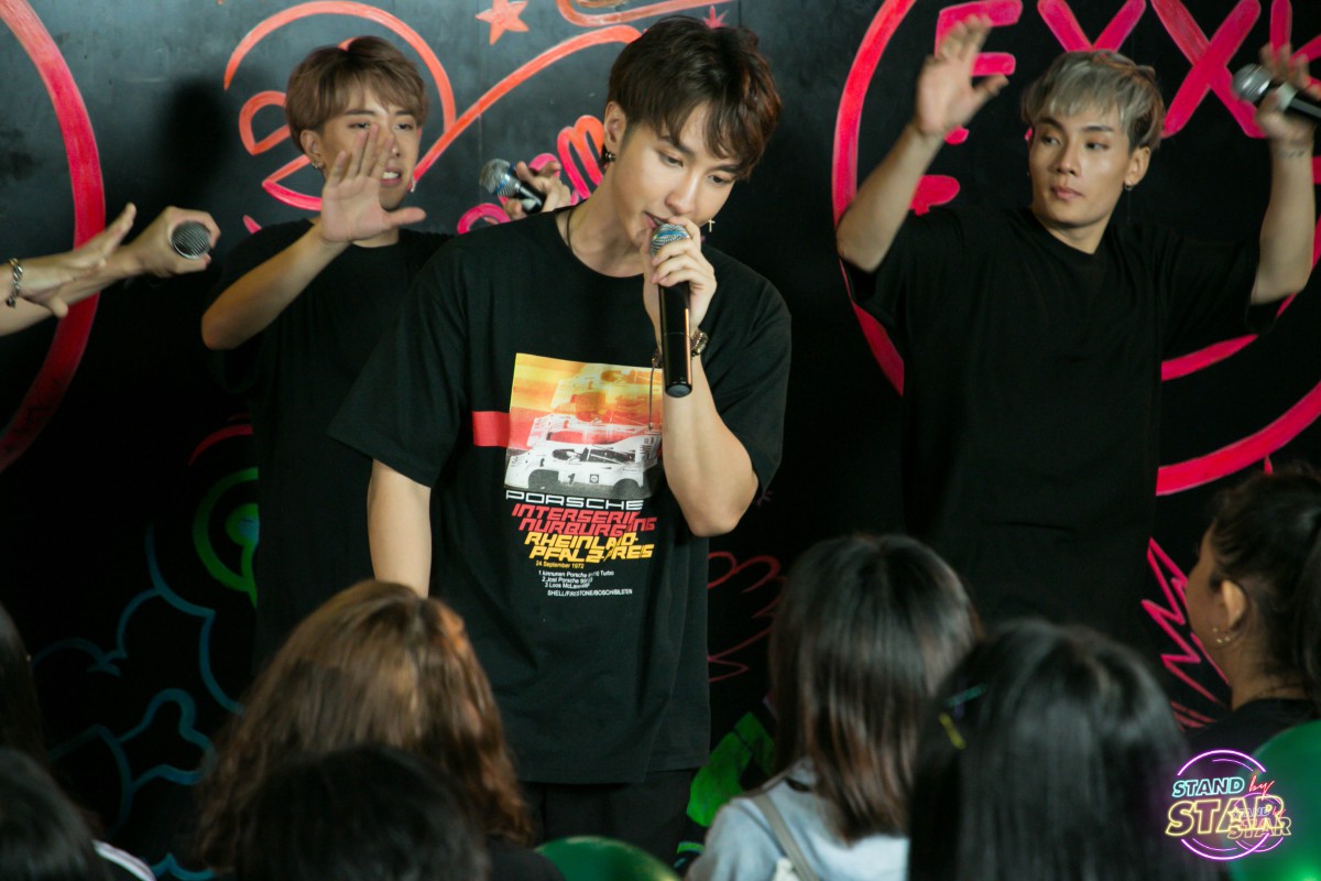 Suni Hạ Linh cover hit "Way Back Home" cực nuột, quậy cùng Monstar với loạt thử thách 4 Suni Hạ Linh cover hit Way Back Home cực nuột, quậy cùng Monstar với loạt thử thách - Ảnh 9.