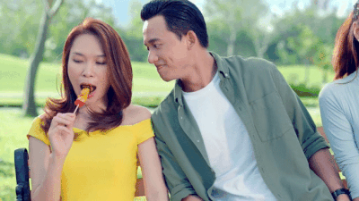Tái hợp trong video mới, Mai Tài Phến đòi hôn Mỹ Tâm và cái kết bất ngờ! - Ảnh 4.