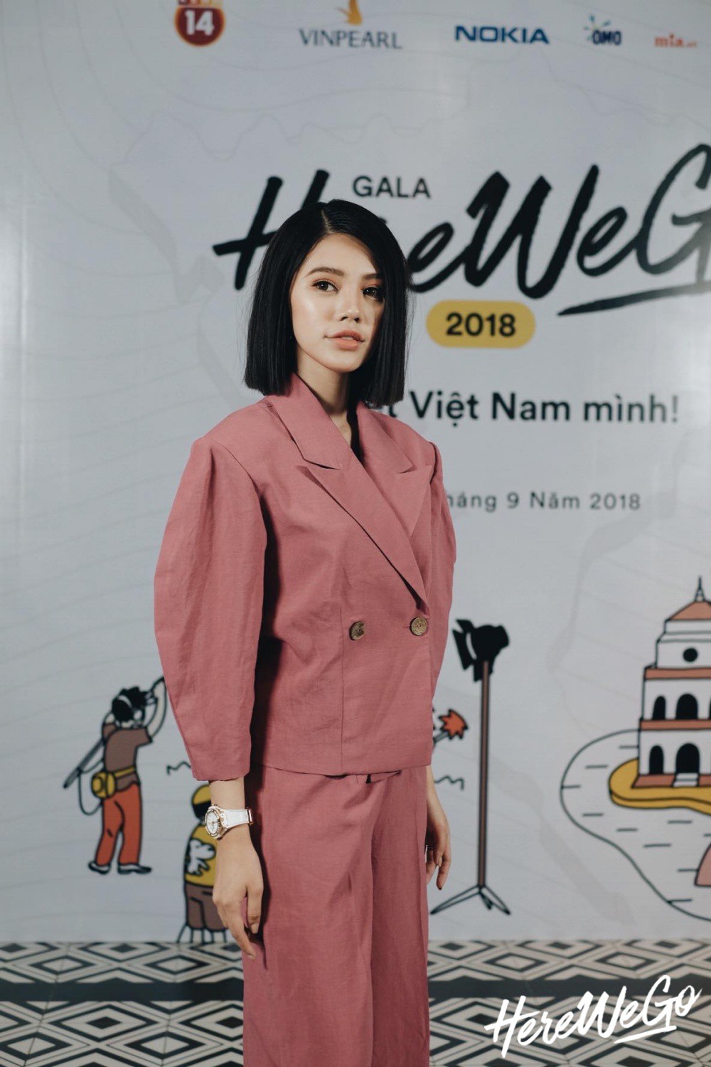 Hoa hậu Hương Giang, ca sĩ Quang Vinh cùng dàn KOL toàn trai xinh gái đẹp xuất hiện rạng rỡ tại Gala trao giải Here We Go 2018 - Ảnh 4. Hoa hậu Hương Giang, ca sĩ Quang Vinh cùng dàn KOL toàn trai xinh gái đẹp xuất hiện rạng rỡ tại Gala trao giải Here We Go 2018 - Ảnh 4.