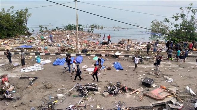 Động đất Indonesia: 30 người chết, hàng nghìn người không nơi trú ẩn - Ảnh 1.