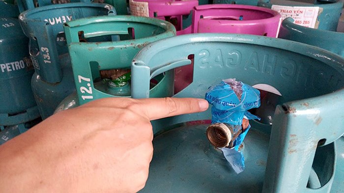 Phá tụ điểm sang chiết gas trái phép cực khủng ở Hải Dương - Ảnh 2. Phá tụ điểm sang chiết gas trái phép cực khủng ở Hải Dương - Ảnh 2.