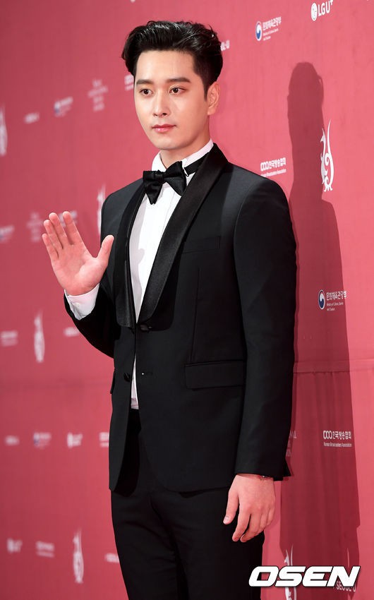 Thảm đỏ Seoul Drama Awards: Park Seo Joon xuất sắc nhưng thiếu Park Min Young, Sooyoung đọ sắc chị đại Lee Bo Young - Ảnh 7.