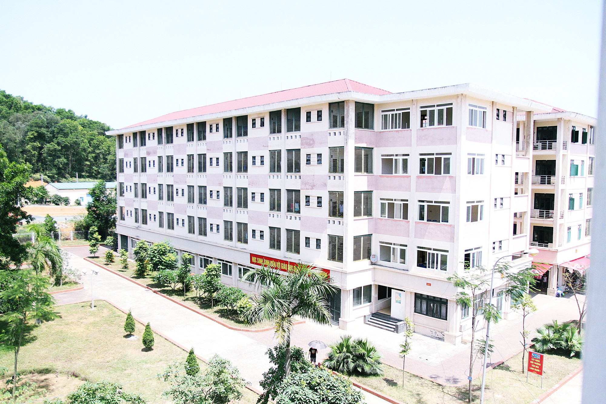 Ký ức mùa hè học qu&acirc;n sự: 1 tháng b&acirc;̀m d&acirc;̣p nhưng đ&ocirc;̉i lại có hàng trăm bức ảnh s&ocirc;́ng ảo đ&ecirc;̉ đời - Ảnh 1.