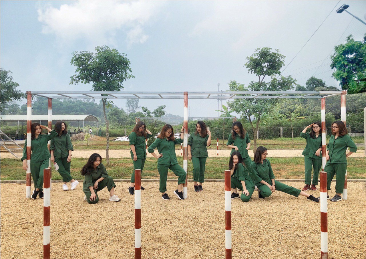 Ký ức mùa hè học qu&acirc;n sự: 1 tháng b&acirc;̀m d&acirc;̣p nhưng đ&ocirc;̉i lại có hàng trăm bức ảnh s&ocirc;́ng ảo đ&ecirc;̉ đời - Ảnh 12.