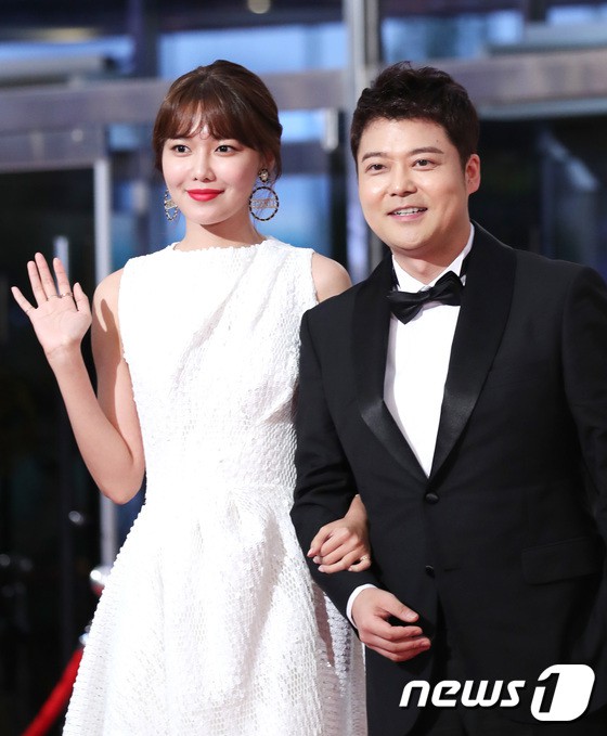 Thảm đỏ Seoul Drama Awards: Park Seo Joon xuất sắc nhưng thiếu Park Min Young, Sooyoung đọ sắc chị đại Lee Bo Young - Ảnh 10.