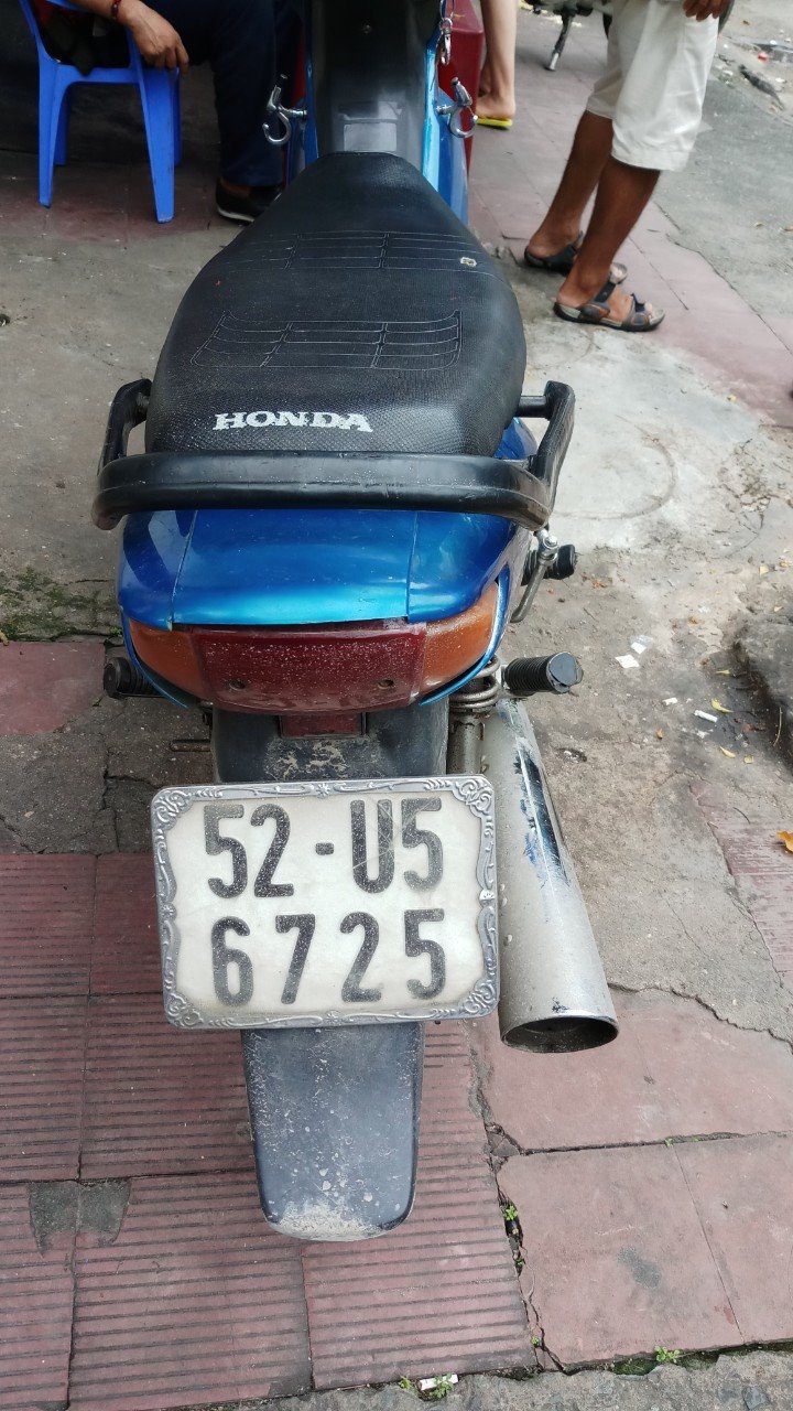 TP.HCM: Truy bắt thiếu niên 16 tuổi cướp giật túi xách trong ngày sinh nhật của mình - Ảnh 2. TP.HCM: Truy bắt thiếu niên 16 tuổi cướp giật túi xách trong ngày sinh nhật của mình - Ảnh 2.