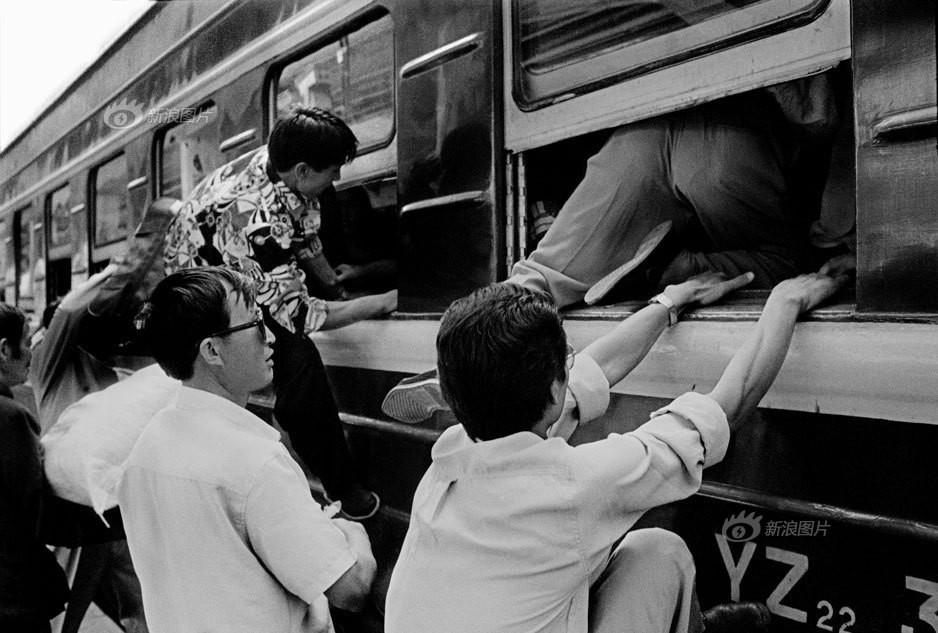 Dành 4 thập kỉ ghi lại hành trình trên những chuyến xe lửa, nhiếp ảnh gia Trung Quốc đem lại cho người xem những xúc cảm lạ thường - Ảnh 8.