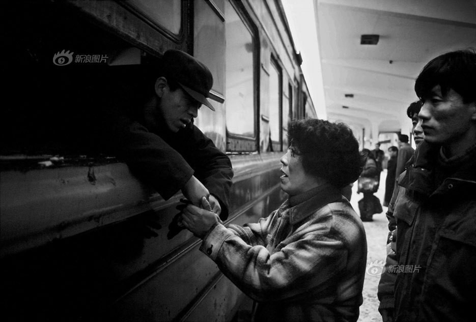 Dành 4 thập kỉ ghi lại hành trình trên những chuyến xe lửa, nhiếp ảnh gia Trung Quốc đem lại cho người xem những xúc cảm lạ thường - Ảnh 14.