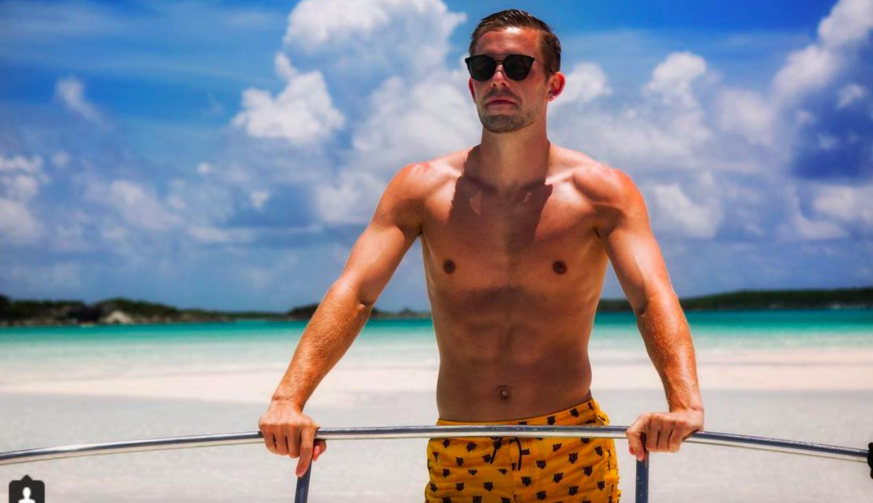 Chàng là cầu thủ điển trai, nàng là hoa hậu xinh không tỳ vết, hai người đẹp đôi đến mức được ví như cặp Victoria – Beckham của đất nước Iceland - Ảnh 9. Chàng là cầu thủ điển trai, nàng là hoa hậu xinh không tỳ vết, hai người đẹp đôi đến mức được ví như cặp Victoria – Beckham của đất nước Iceland - Ảnh 9.