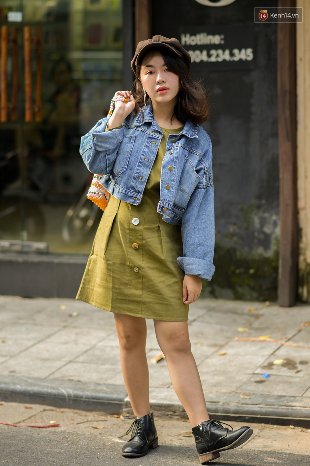 Street style 2 miền: mát trời nhưng các bạn trẻ vẫn diện crop top miết mải, "của đáng tội" trông lại quá xinh và chất 19 Street style 2 miền: mát trời nhưng các bạn trẻ vẫn diện crop top miết mải, của đáng tội quá xinh và chất - Ảnh 19.