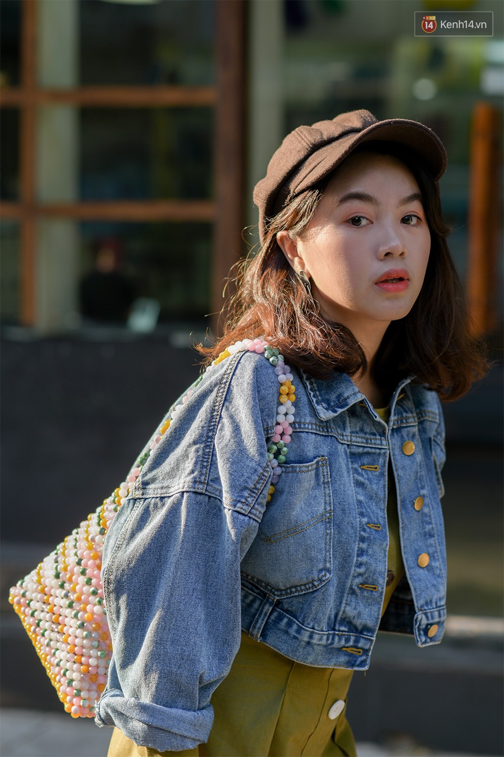 Street style 2 miền: mát trời nhưng các bạn trẻ vẫn diện crop top miết mải, "của đáng tội" trông lại quá xinh và chất 20 Street style 2 miền: mát trời nhưng các bạn trẻ vẫn diện crop top miết mải, của đáng tội quá xinh và chất - Ảnh 20.