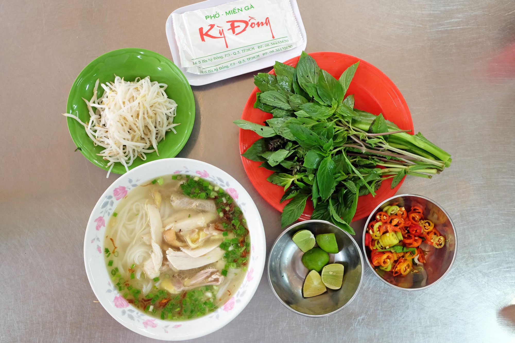 Lục tìm những quán trong hẻm lúc nào cũng đắt khách ở Sài Gòn 10 Lục tìm những quán trong hẻm lúc nào cũng đắt khách ở Sài Gòn - Ảnh 5.
