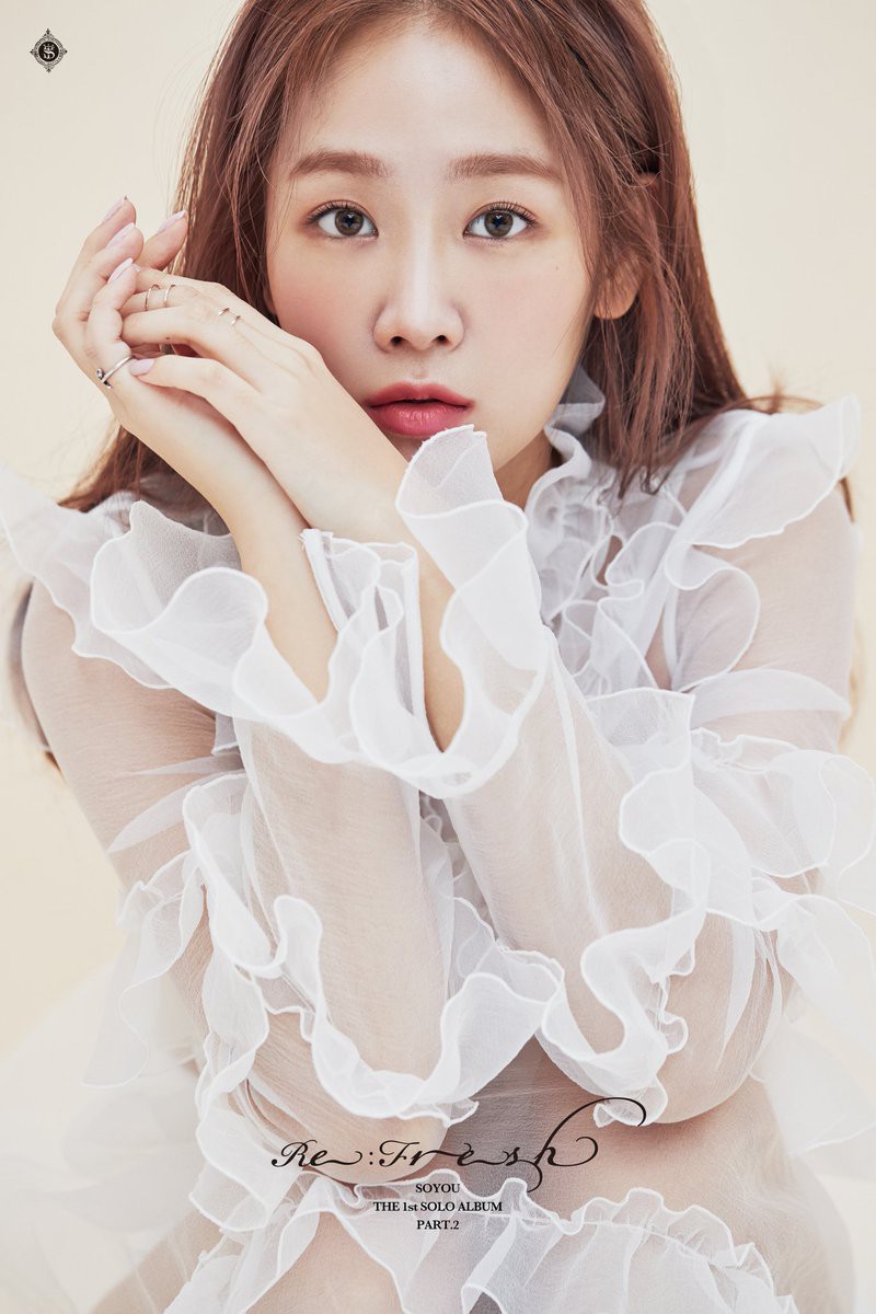 Không kém cạnh Yuri (SNSD), Soyou cởi áo khoe lưng trần “nóng” hết cỡ trong teaser mới nhất 1 Không kém cạnh Yuri, Soyou cởi áo khoe lưng trần “nóng” hết cỡ trong teaser mới nhất - Ảnh 3.
