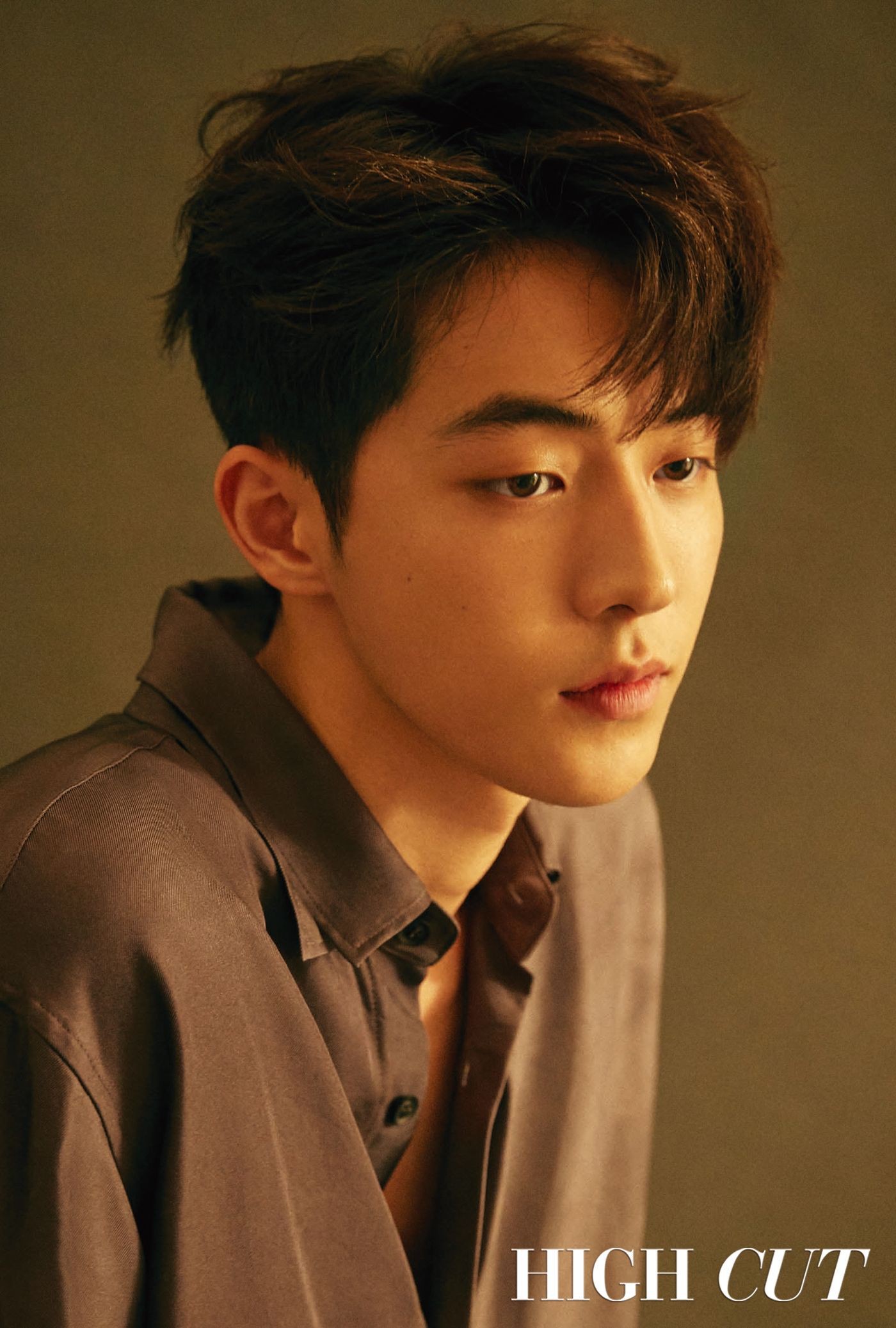 Bộ ảnh tạp chí gây tranh cãi nhất hôm nay: Jo In Sung và dàn siêu sao đang đẹp như mơ thì bị mỹ nhân Kpop dìm - Ảnh 4.