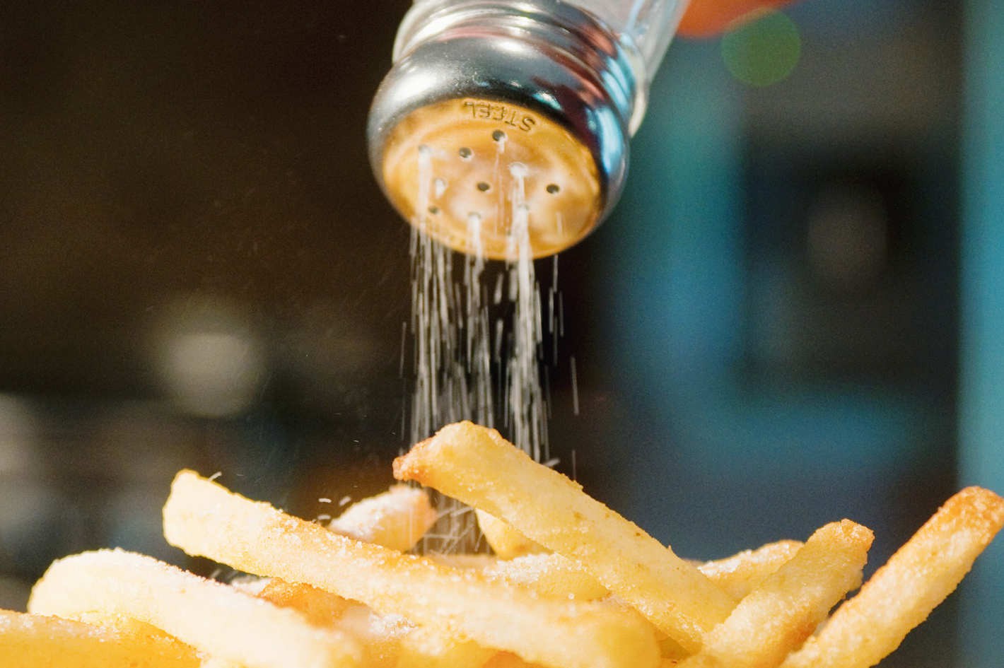 5 thói quen tưởng vô hại nhưng lại chính là nguyên nhân gây hỏng thận sớm mà giới trẻ rất hay mắc phải - Ảnh 3. 5 thói quen tưởng vô hại nhưng lại chính là nguyên nhân gây hỏng thận sớm mà giới trẻ rất hay mắc phải - Ảnh 3.