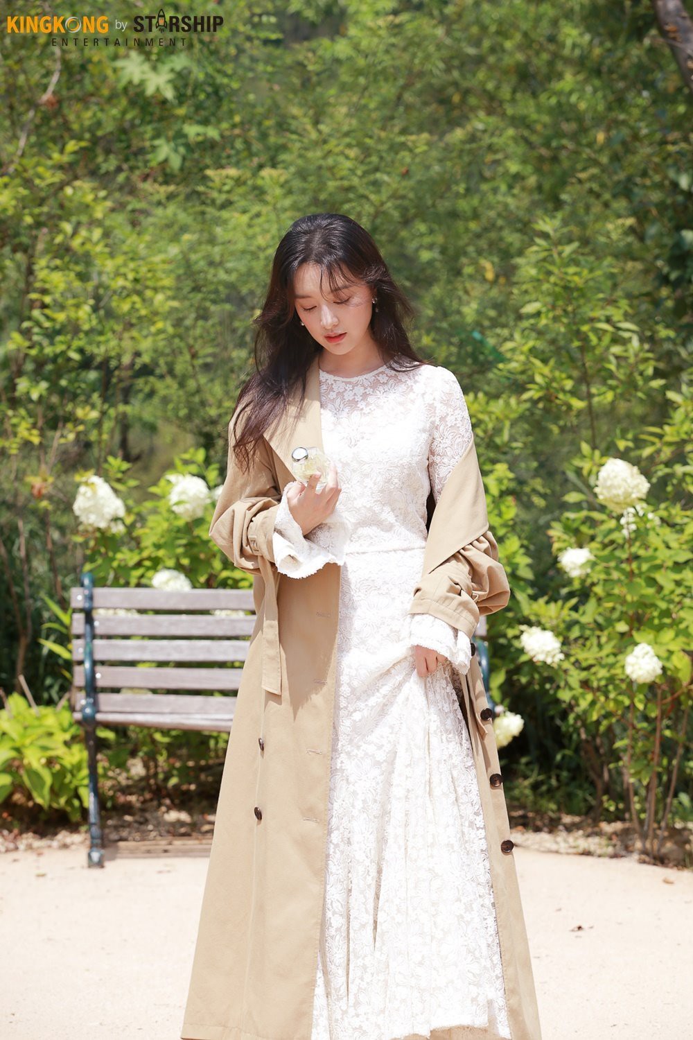 Náo loạn trước bộ ảnh hậu trường của mỹ nhân Hậu duệ mặt trời Kim Ji Won: Khi nhan sắc vượt cả chuẩn nữ thần - Ảnh 9. Náo loạn trước bộ ảnh hậu trường của mỹ nhân Hậu duệ mặt trời Kim Ji Won: Khi nhan sắc vượt cả chuẩn nữ thần - Ảnh 9.