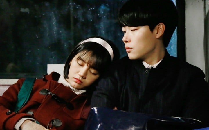 Sau 1 năm hẹn hò, Hyeri cuối cùng đã tiết lộ về tình trạng mối quan hệ với bạn diễn Reply 1988 Ryu Jun Yeol - Ảnh 2. Sau 1 năm hẹn hò, Hyeri cuối cùng đã tiết lộ về tình trạng mối quan hệ với bạn diễn Reply 1988 Ryu Jun Yeol - Ảnh 2.