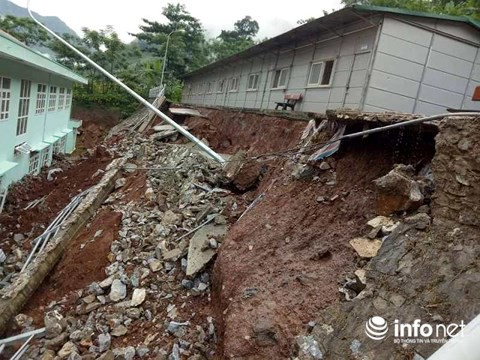 Thanh H&oacute;a: X&oacute;t xa cảnh trường học ngập ngụa b&ugrave;n trước ng&agrave;y khai giảng - Ảnh 9.