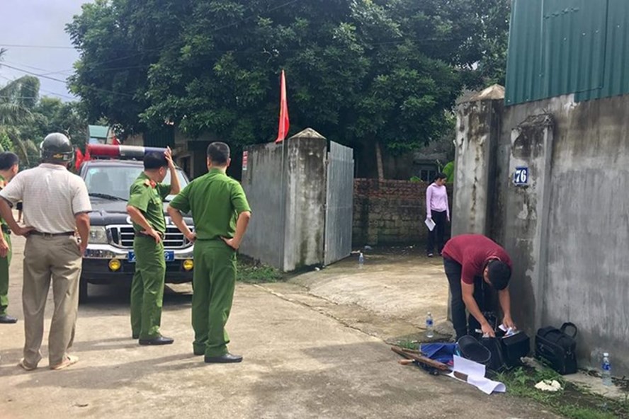 Vay tiền không chịu trả, người đàn ông bị 4 đối tượng đâm chết trước cửa nhà - Ảnh 1. Vay tiền không chịu trả, người đàn ông bị 4 đối tượng đâm chết trước cửa nhà - Ảnh 1.