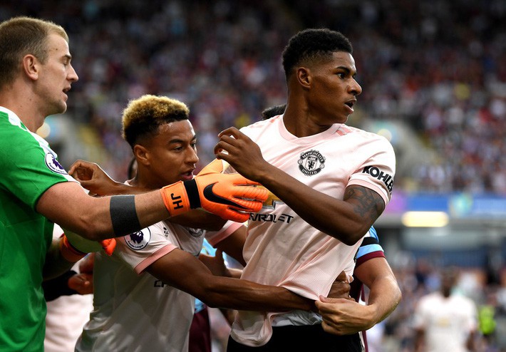 Marcus Rashford: Sau chiếc áo số 10 là sự ruồng rẫy dành cho kẻ lạc loài ở Man United - Ảnh 3. Marcus Rashford: Sau chiếc áo số 10 là sự ruồng rẫy dành cho kẻ lạc loài ở Man United - Ảnh 3.