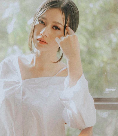 Không chịu thua kém Bùi Tiến Dũng, Hà Đức Chinh cũng đã có bạn gái xinh đẹp và nóng bỏng? - Ảnh 3.