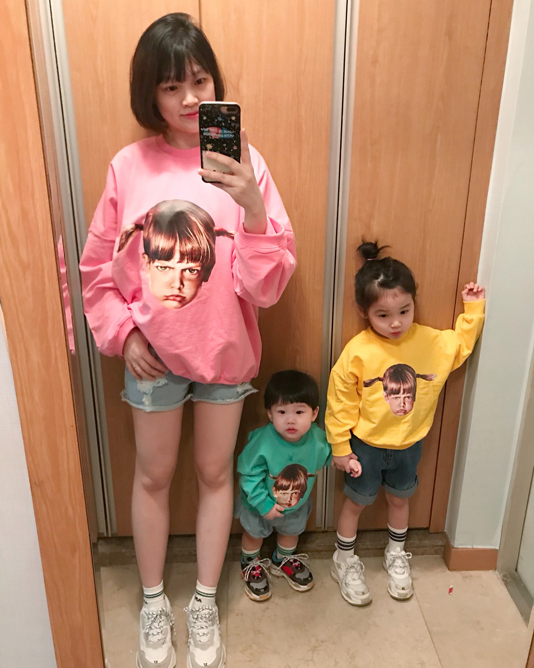 Cặp chị em sành điệu cưng muốn xỉu, nhìn thôi là muốn bế về ngay lập tức! - Ảnh 2. Cặp chị em sành điệu cưng muốn xỉu, nhìn thôi là muốn bế về ngay lập tức! - Ảnh 2.