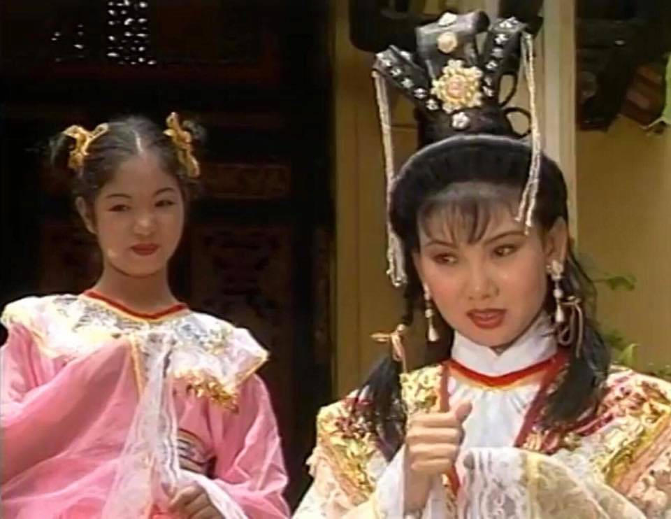 Thúy Nga lần đầu tiền lộ mức cát-sê “cao ngất ngưởng” thời còn làm diễn viên quần chúng hơn 20 năm trước - Ảnh 1. Thúy Nga lần đầu tiền lộ mức cát-sê “cao ngất ngưởng” thời còn làm diễn viên quần chúng hơn 20 năm trước - Ảnh 1.