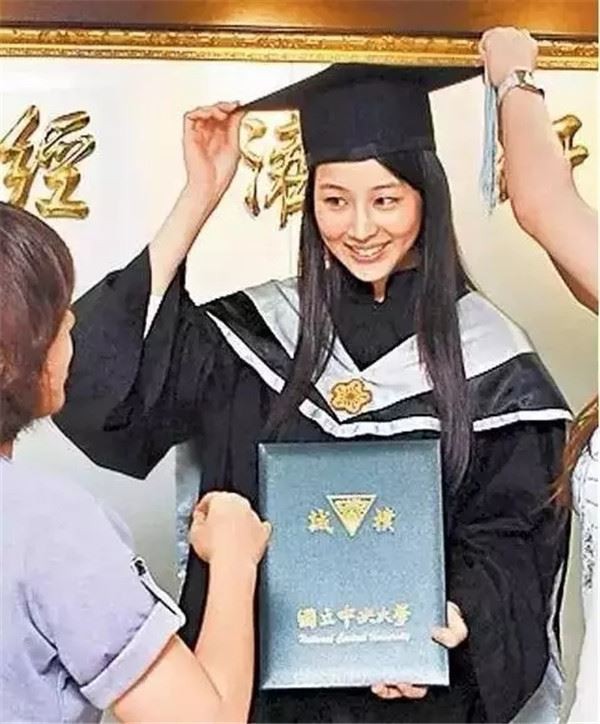 Hải Lan Trương Qu&acirc;n Ninh của Như &Yacute; Truyện: Xuất th&acirc;n d&ograve;ng họ danh gi&aacute;, học vấn thạc sĩ, đồng nghiệp nam t&ocirc;n l&agrave;m nữ thần - Ảnh 4.