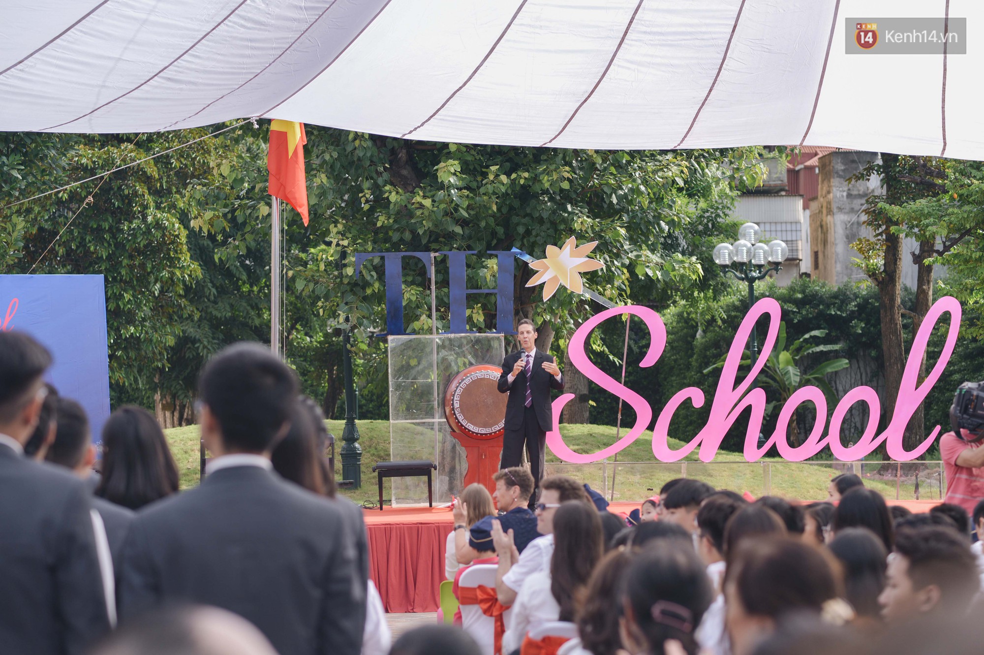 Lễ khai giảng ở TH Shcool - ngôi trường màu hồng trong mơ của teen Hà Nội - Ảnh 1. Lễ khai giảng ở TH Shcool - ngôi trường màu hồng trong mơ của teen Hà Nội - Ảnh 1.
