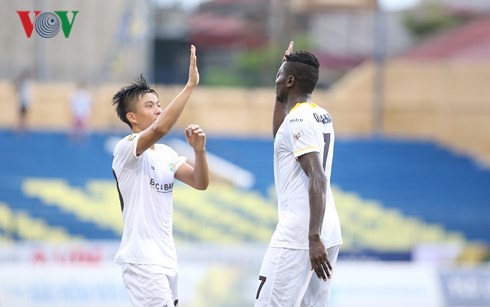 SLNA - FLC Thanh H&oacute;a: &ldquo;Nội chiến&rdquo; Olympic Việt Nam ở C&uacute;p quốc gia? - Ảnh 1.
