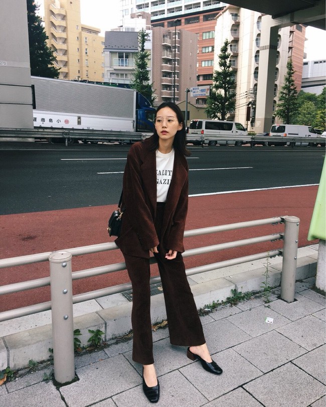 Street style Châu Á: 15 bộ đồ tuần này rất đáng để bạn học tập cho mùa thu cận kề - Ảnh 8.