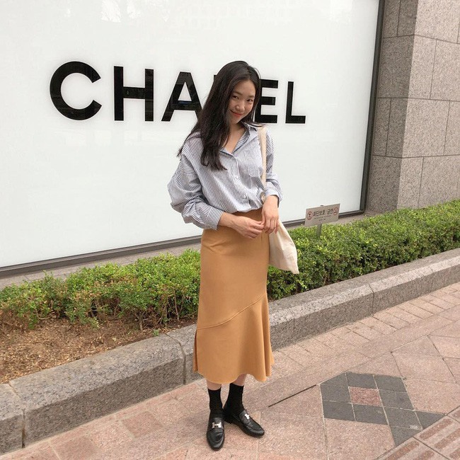 Street style Châu Á: 15 bộ đồ tuần này rất đáng để bạn học tập cho mùa thu cận kề - Ảnh 10.