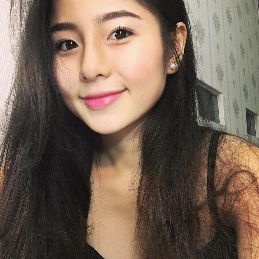 Selfie vội cùng chồng, vậy mà Nam Thương vẫn khiến cả ngàn người rớt tim vì quá xinh - Ảnh 2.