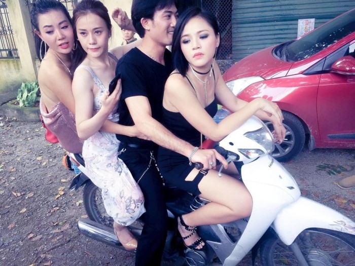 Dàn diễn viên “Quỳnh búp bê” đồng loạt rủ nhau khoe ảnh thuở nhỏ, chứng minh đẹp từ bé là có thật - Ảnh 6. Dàn diễn viên “Quỳnh búp bê” đồng loạt rủ nhau khoe ảnh thuở nhỏ, chứng minh đẹp từ bé là có thật - Ảnh 6.