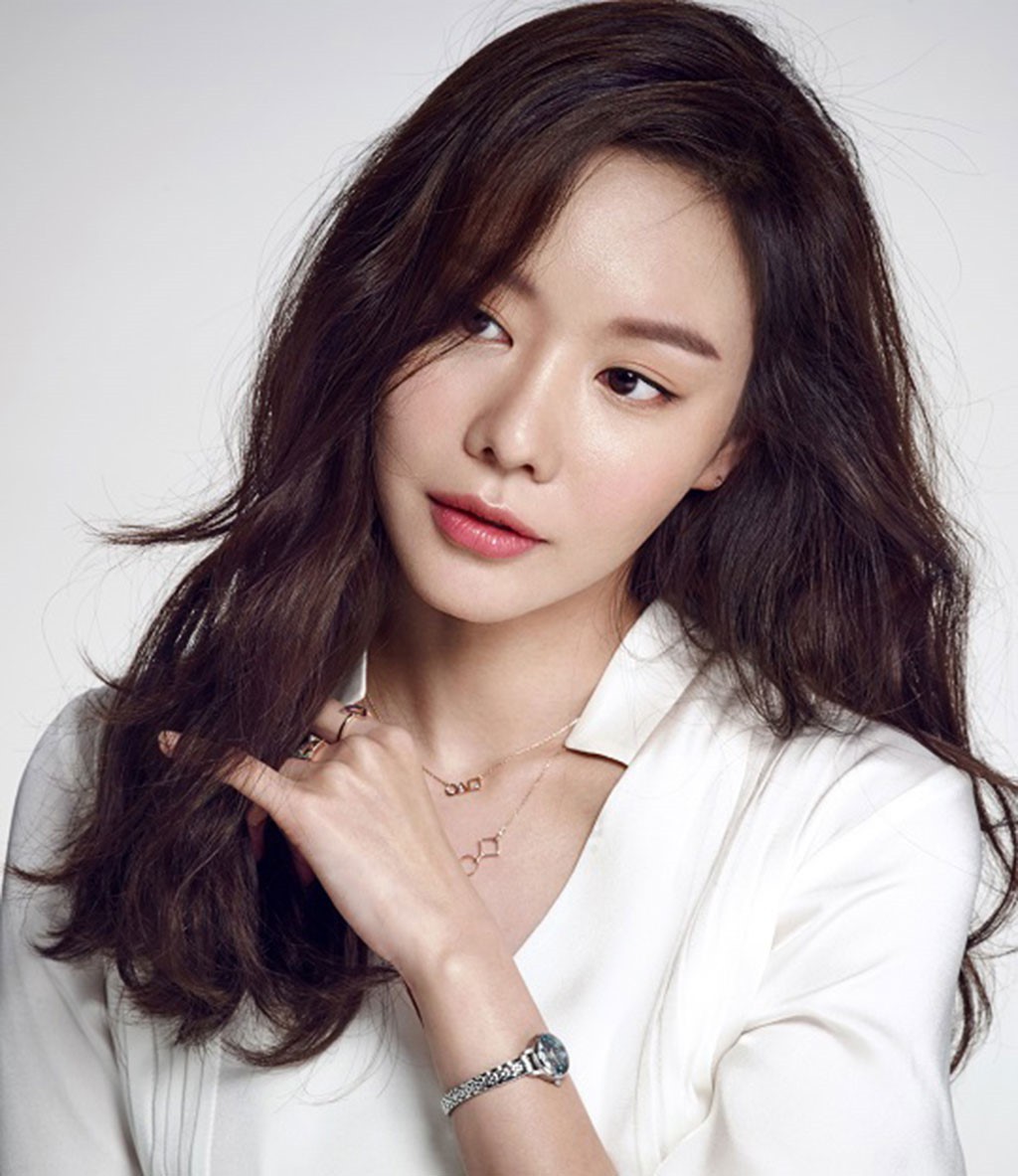 Đằng sau những tin đồn oái oăm nhất Kbiz: Song Hye Kyo làm gái bao, Son Ye Jin yêu đồng tính tay ba? - Ảnh 6. Đằng sau những tin đồn oái oăm nhất Kbiz: Song Hye Kyo làm gái bao, Son Ye Jin yêu đồng tính tay ba? - Ảnh 6.